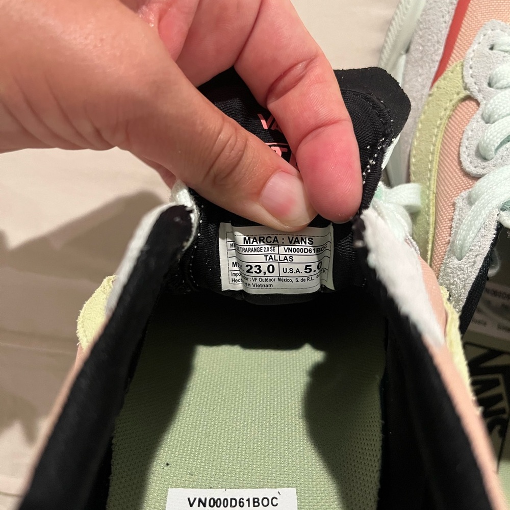 VANS - Picture 7 of 7